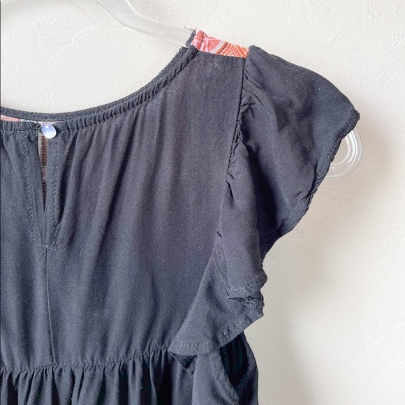 Cinnie Black Geometric Flutter Sleeve Top - Picture 8 of 10